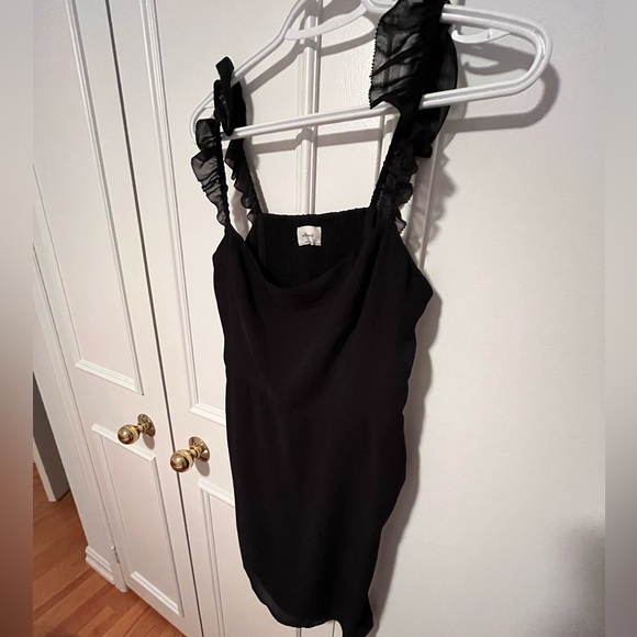 Aritzia Wilfred Fete dress - Black (not model image) - Size 4 - NWOT - Picture 2 of 5